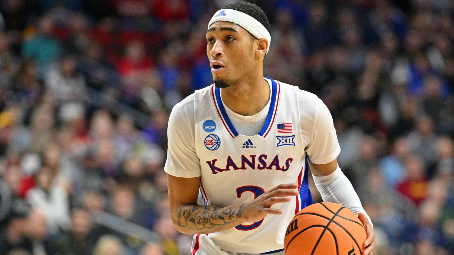 Kansas Jayhawks guard Dajuan Harris Jr.